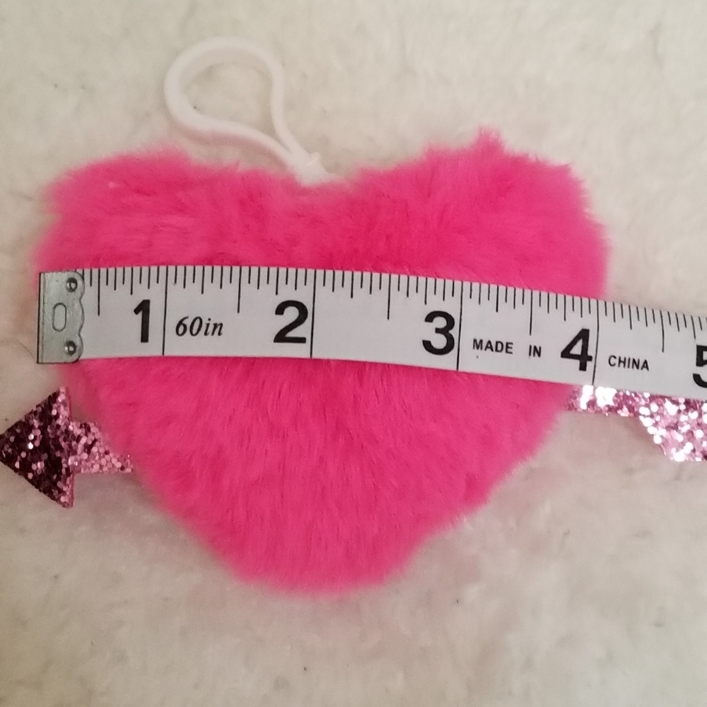 2 pcs POM POM Fuzzy Heart Keychains - Picture 12 of 12